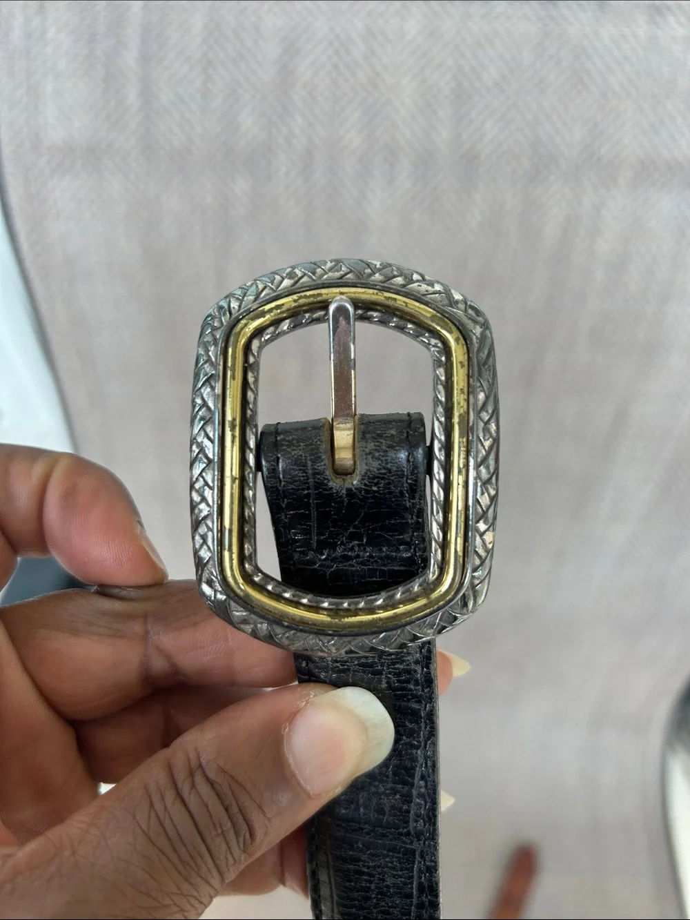 Women's Black Leather Belt with silver/gold accents. Interchangeable. Size 28 S